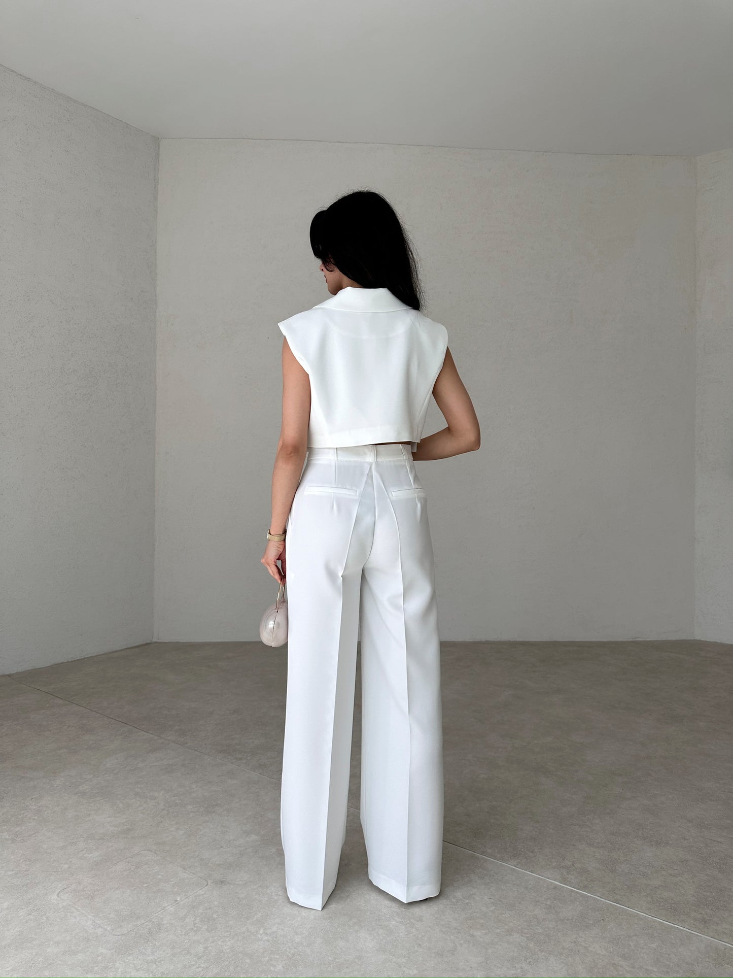 Sleeveless cropped blazer and pant set