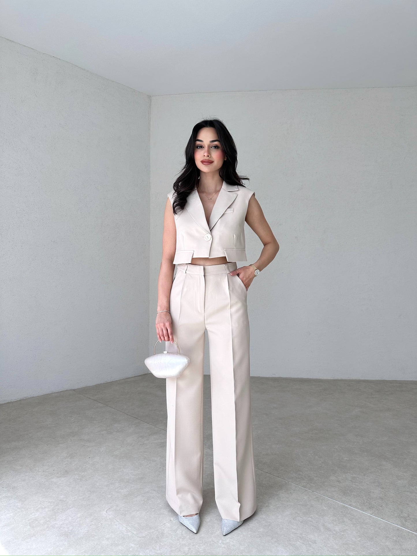 Sleeveless cropped blazer and pant set