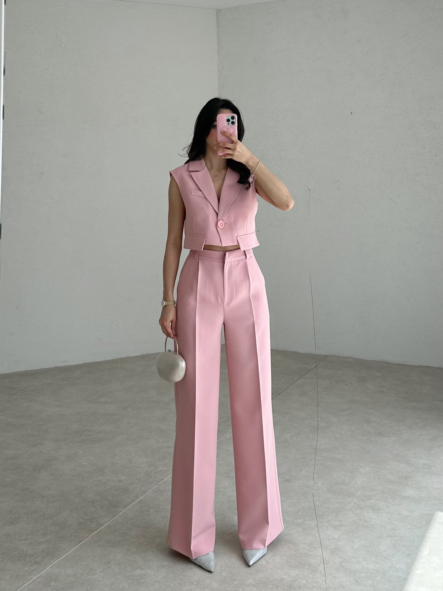 Sleeveless cropped blazer and pant set