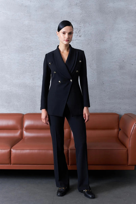 Double lapel signature business suit